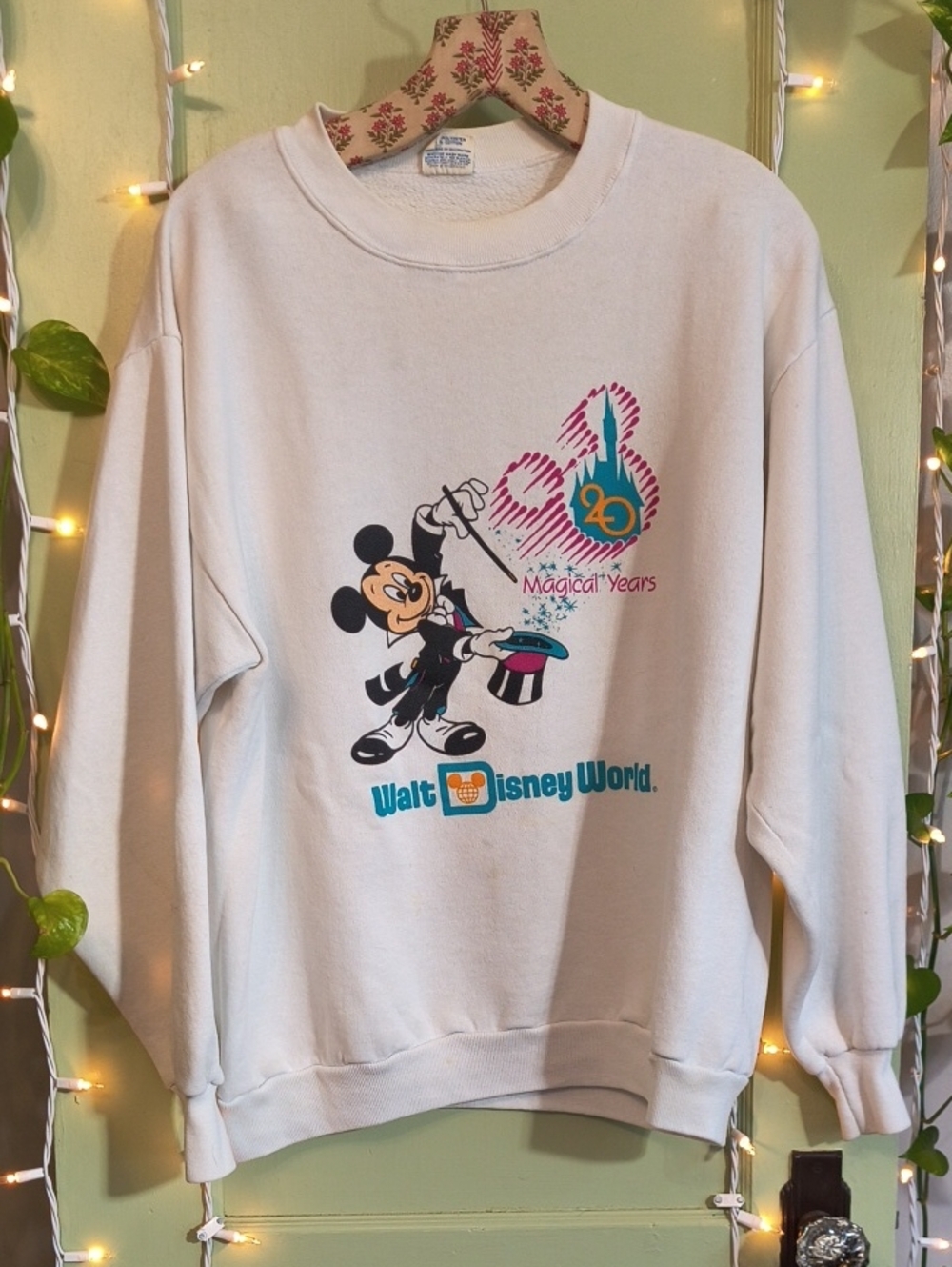 Women's Walt Disney World 20 Magical Years White Crewneck Sweatshirt L